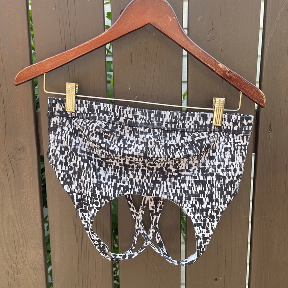 lululemon athletica Other - Lululemon Womens size 10 Energy Bra (Medium Support) Urban Block